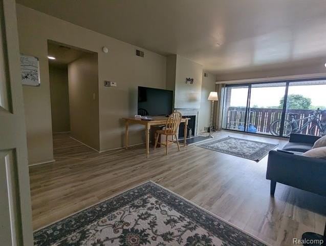 1315 S Maple Rd #305 - Photo 7 of 14