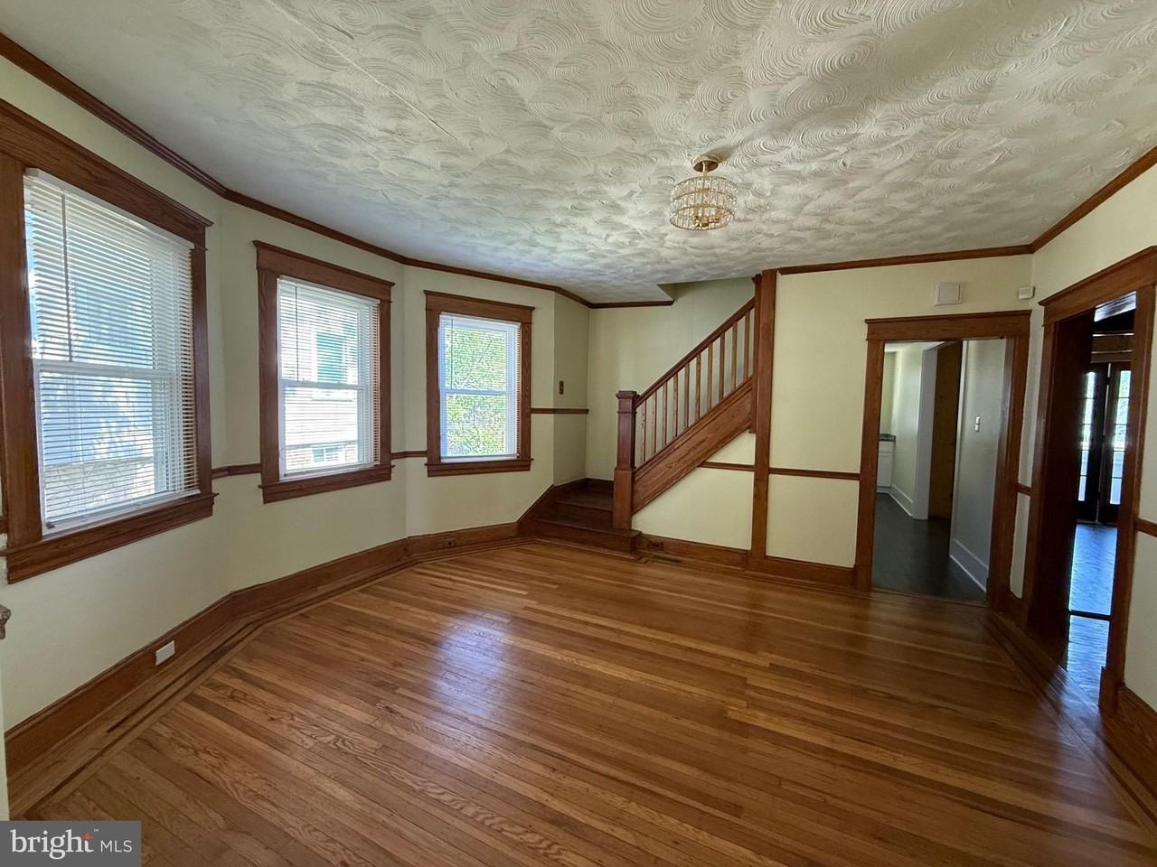 4007 Bateman Ave - Photo 4 of 16