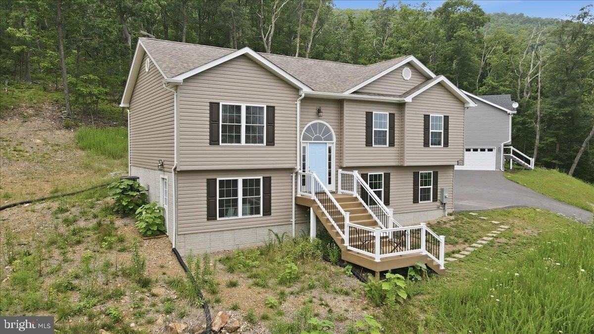 1617 Tomahawk Trl - Photo 3 of 43