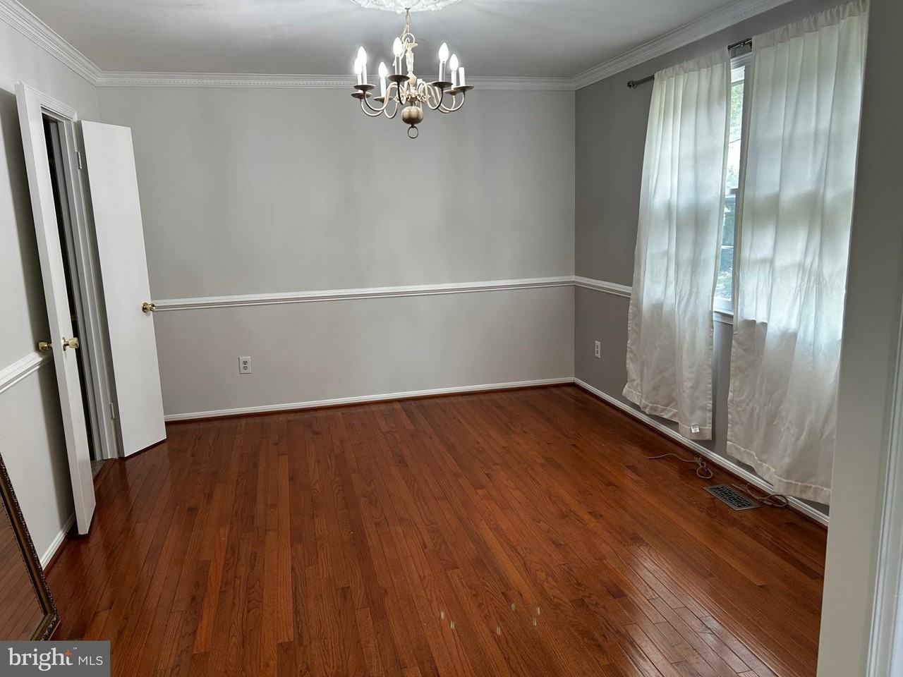 5205 Pumphrey Dr - Photo 5 of 24