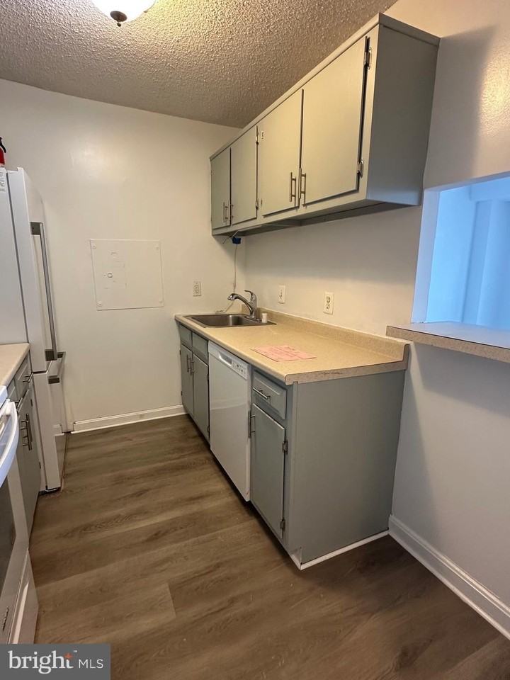 2311 Pimmit Dr #911E - Photo 6 of 19