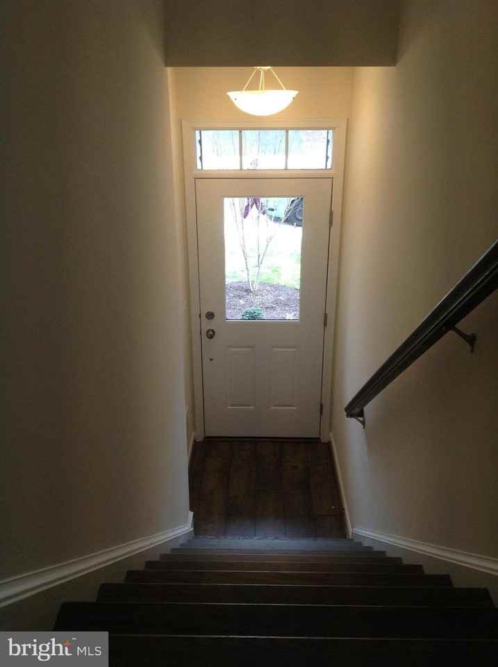 204 Upper Brook Ter - Photo 4 of 39