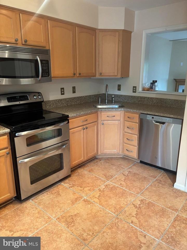 3961 Conquest Ct - Photo 5 of 25