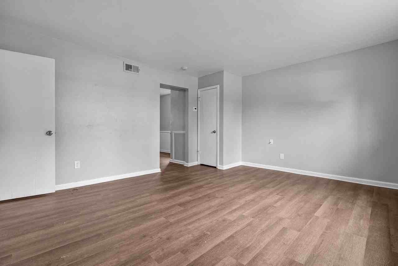 2404 Arkansas Ave #B - Photo 3 of 31