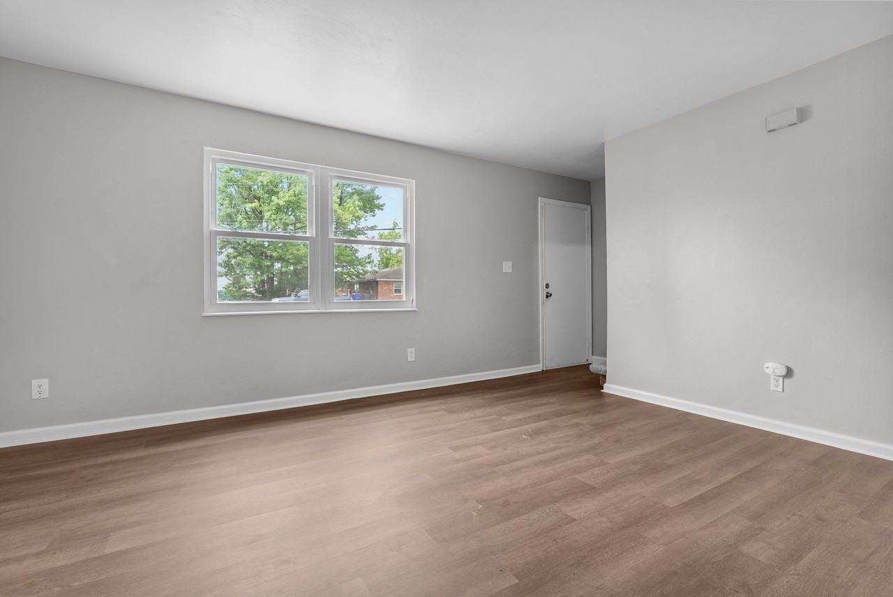2404 Arkansas Ave #B - Photo 5 of 31