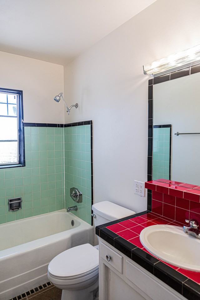 5042 E Eastland St #1 - Photo 4 of 18