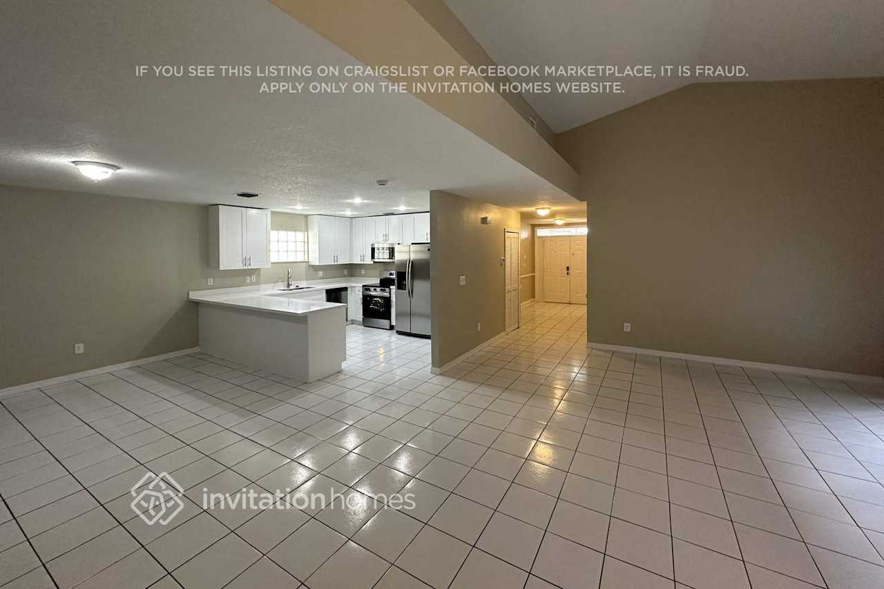 8301 Nw 194th Ter - Photo 5 of 20