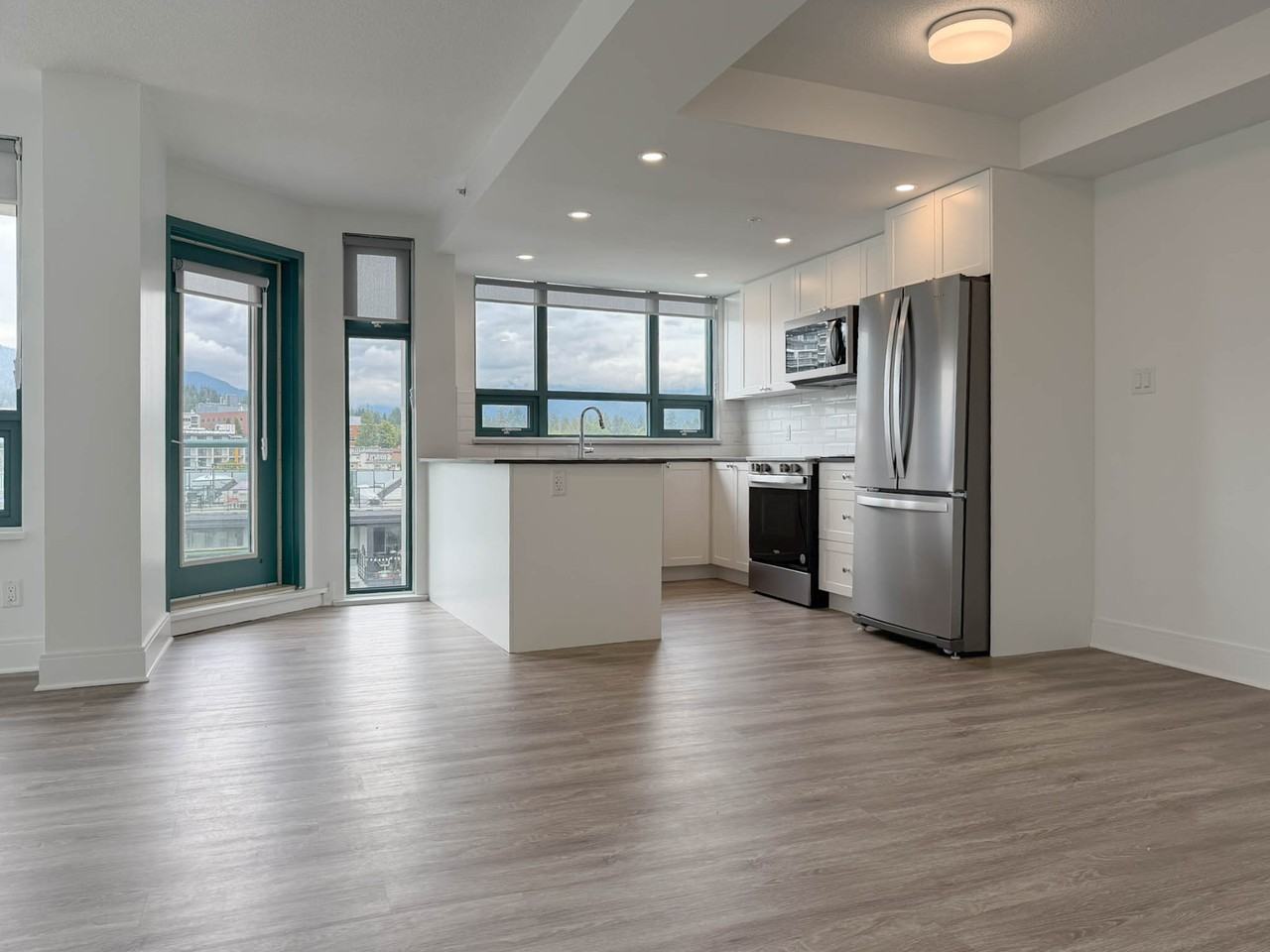 150 East Keith Road - Photo 7 of 35