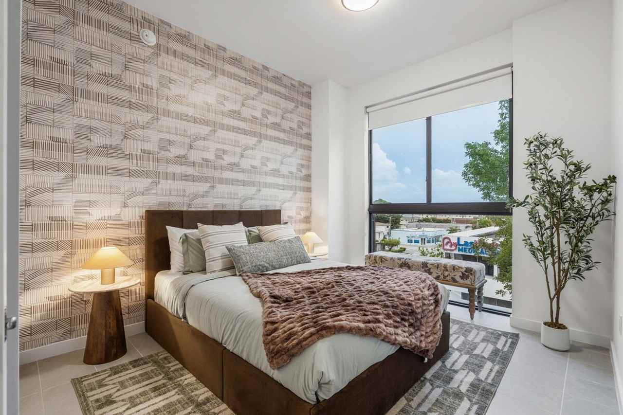 1201 Sw 27th Ave #1574098P - Photo 4 of 16