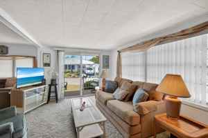 featured image of 718 S Green Cir