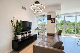 215 Fort York Blvd - Photo 1 of 1