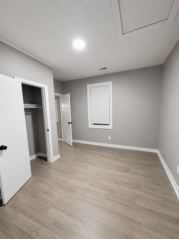 1006 Emmie St - Photo 6 of 9