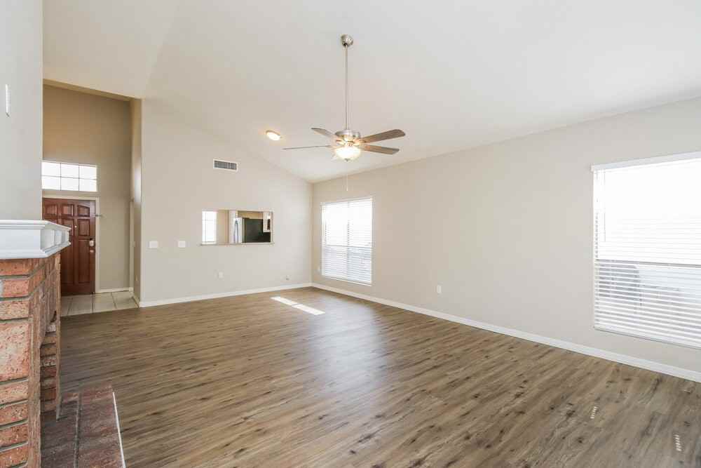 1164 N Naples Dr - Photo 6 of 17