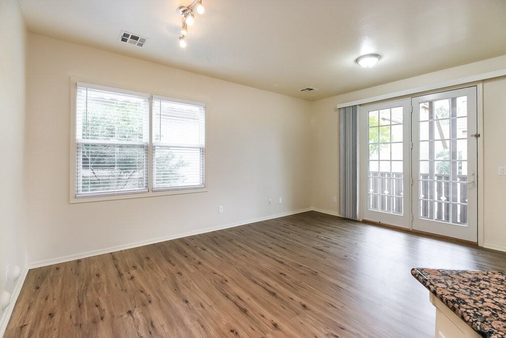 5710 S 21st Pl - Photo 5 of 18