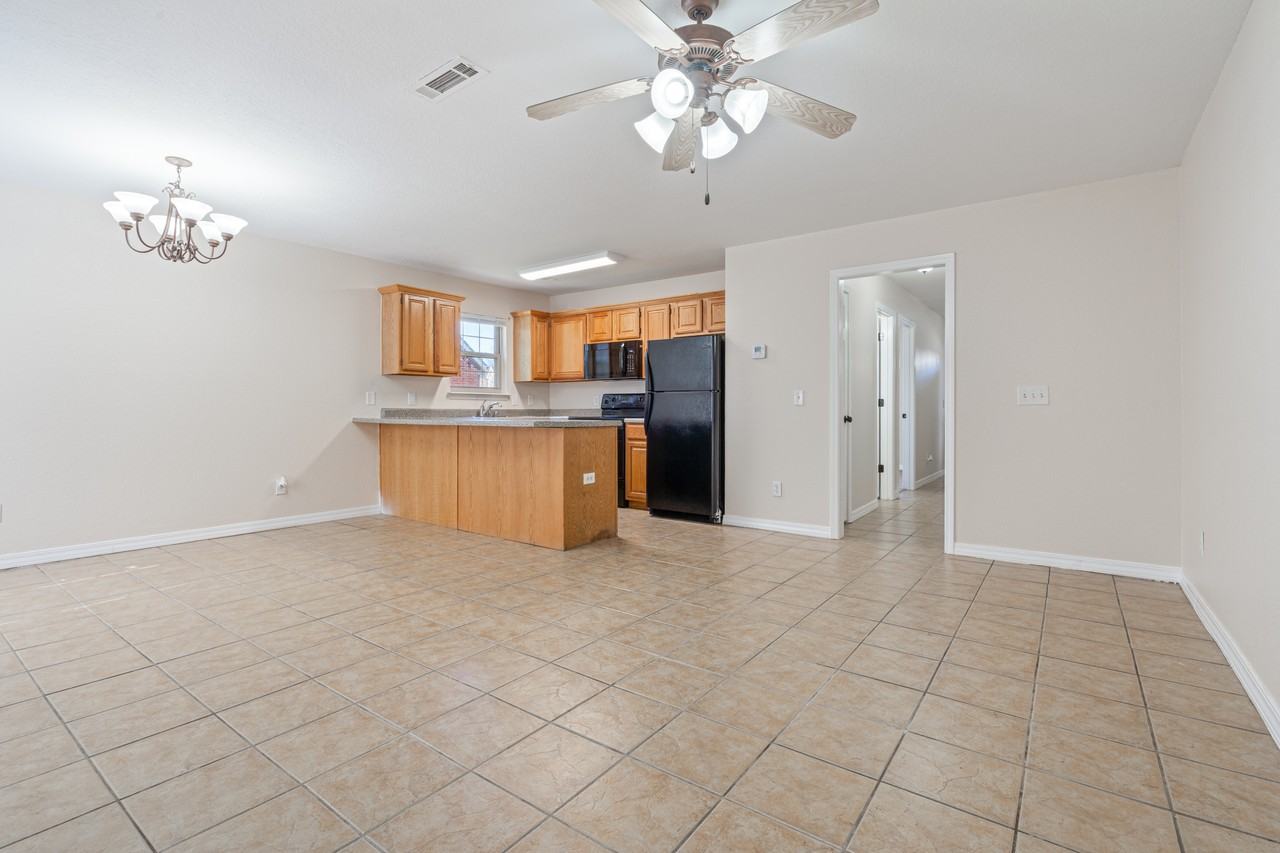 2581 Bowman Dr #2581A - Photo 3 of 14