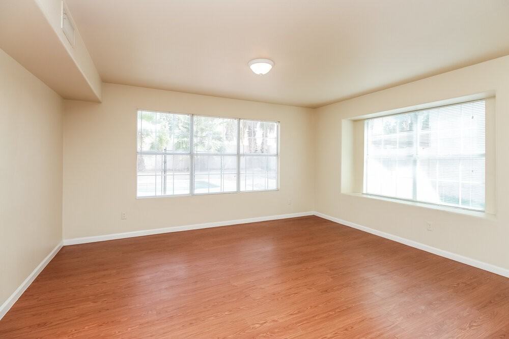 3422 E Woodland Dr - Photo 4 of 15