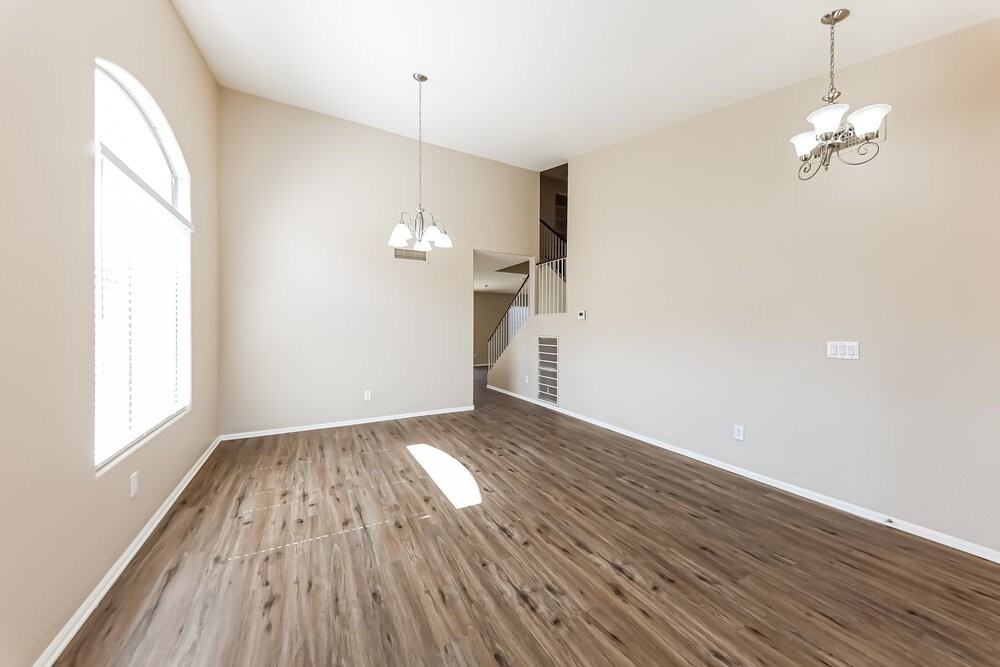 12429 W Montebello Ave - Photo 4 of 17