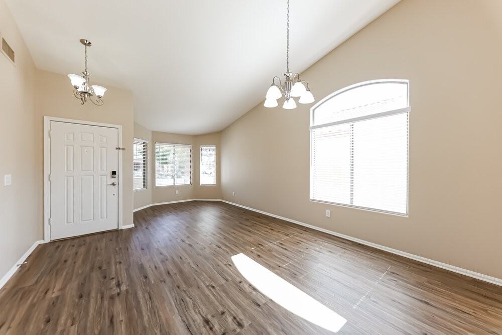 12429 W Montebello Ave - Photo 5 of 17