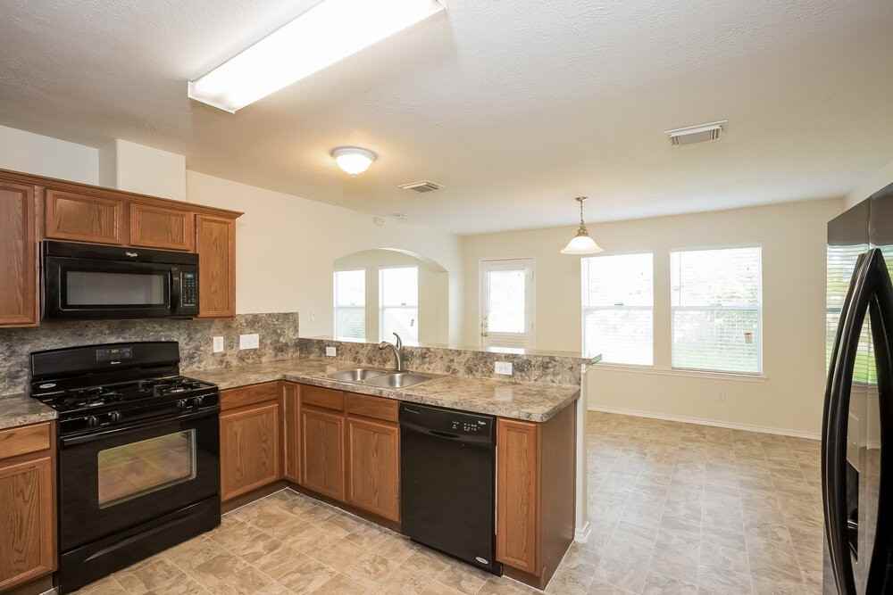 16347 Bantam Ridge Ct - Photo 6 of 28