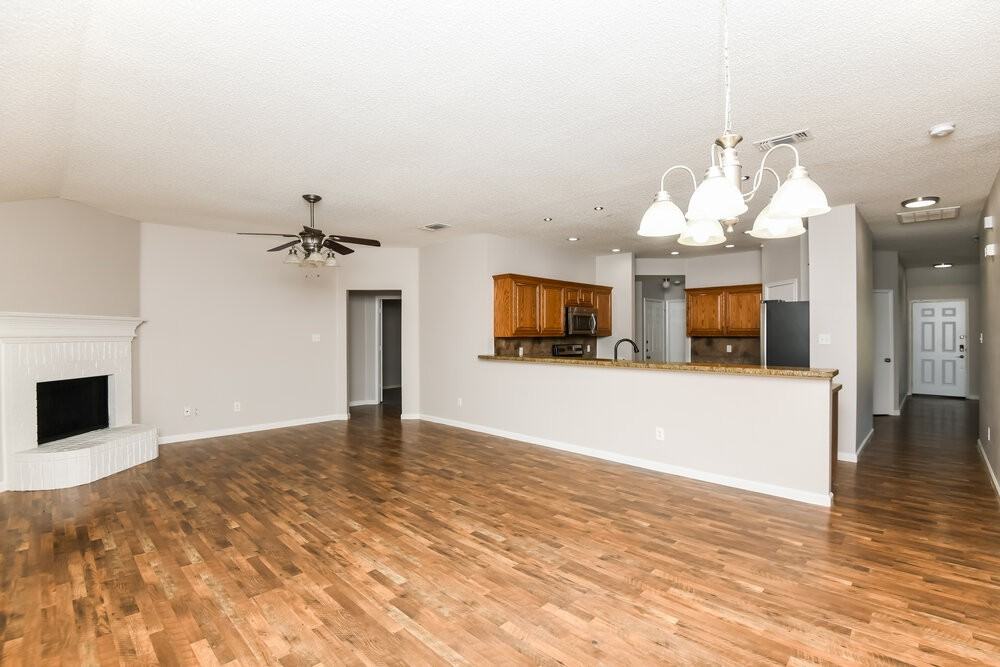 415 Marybeth Dr - Photo 4 of 16