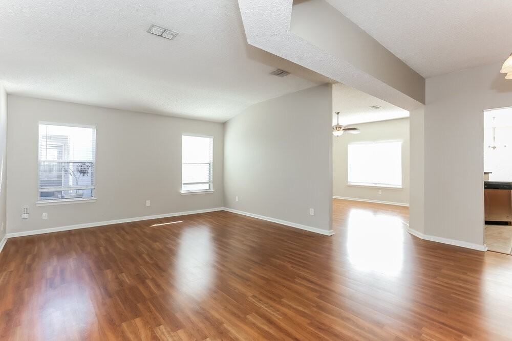 12327 Sondra Cove Ct - Photo 4 of 19