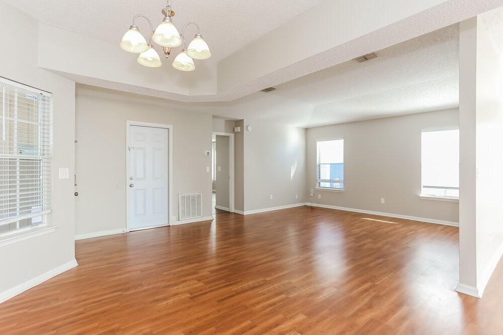 12327 Sondra Cove Ct - Photo 5 of 19