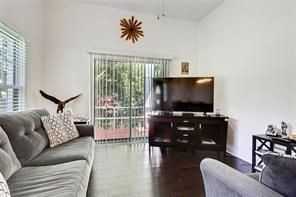 1012 Knightsbridge Rd Nw - Photo 4 of 23