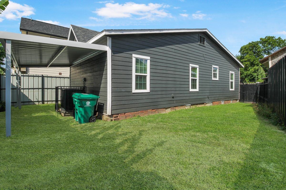 531 N Estelle St - Photo 3 of 3