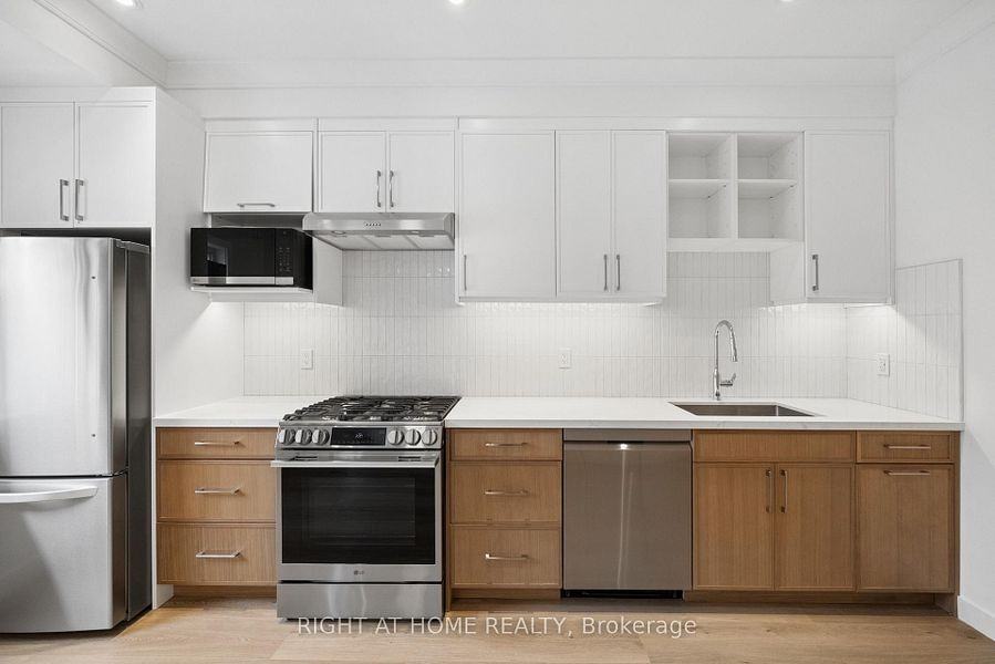 91 Barton Avenue #10 - Photo 3 of 17