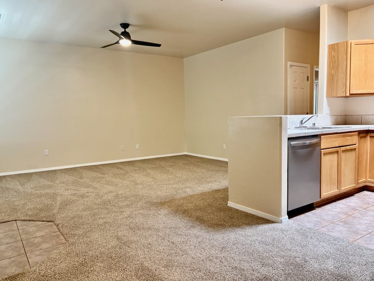 3067 Southern Blvd SEUnit B #B - Photo 3 of 33