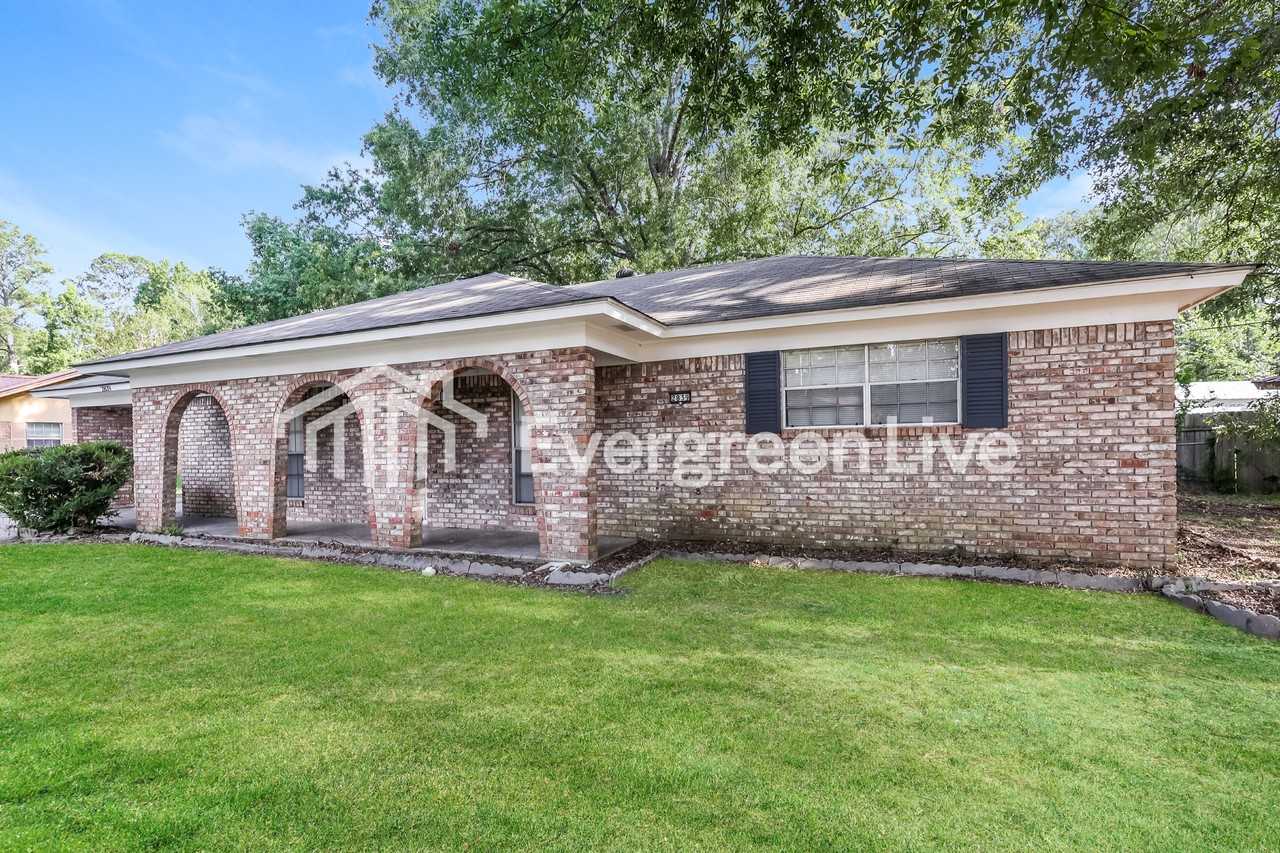 2839 Teasley Dr - Photo 2 of 15