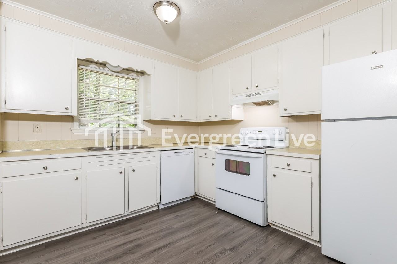 2839 Teasley Dr - Photo 7 of 15