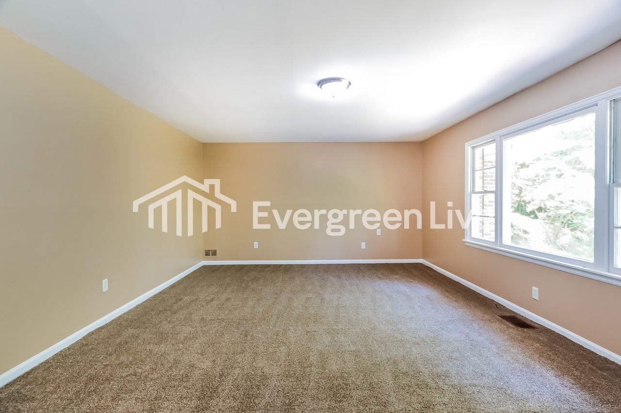 145 Grainger Dr - Photo 3 of 15
