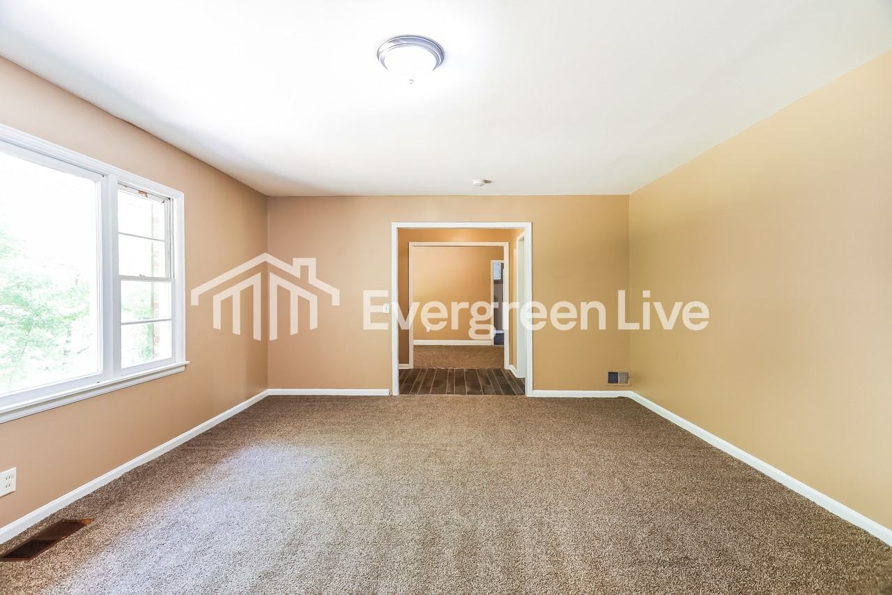 145 Grainger Dr - Photo 4 of 15