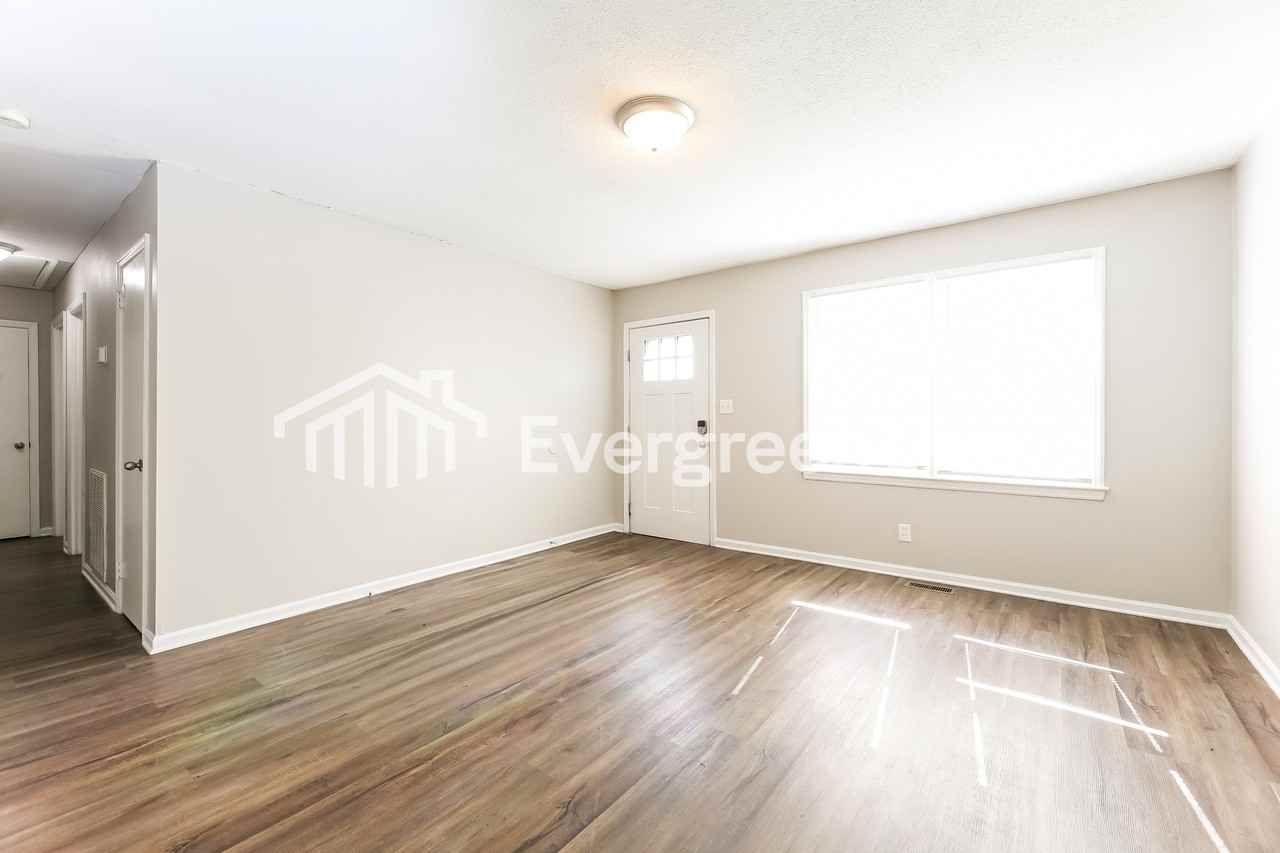 151 Leawood Dr - Photo 3 of 15
