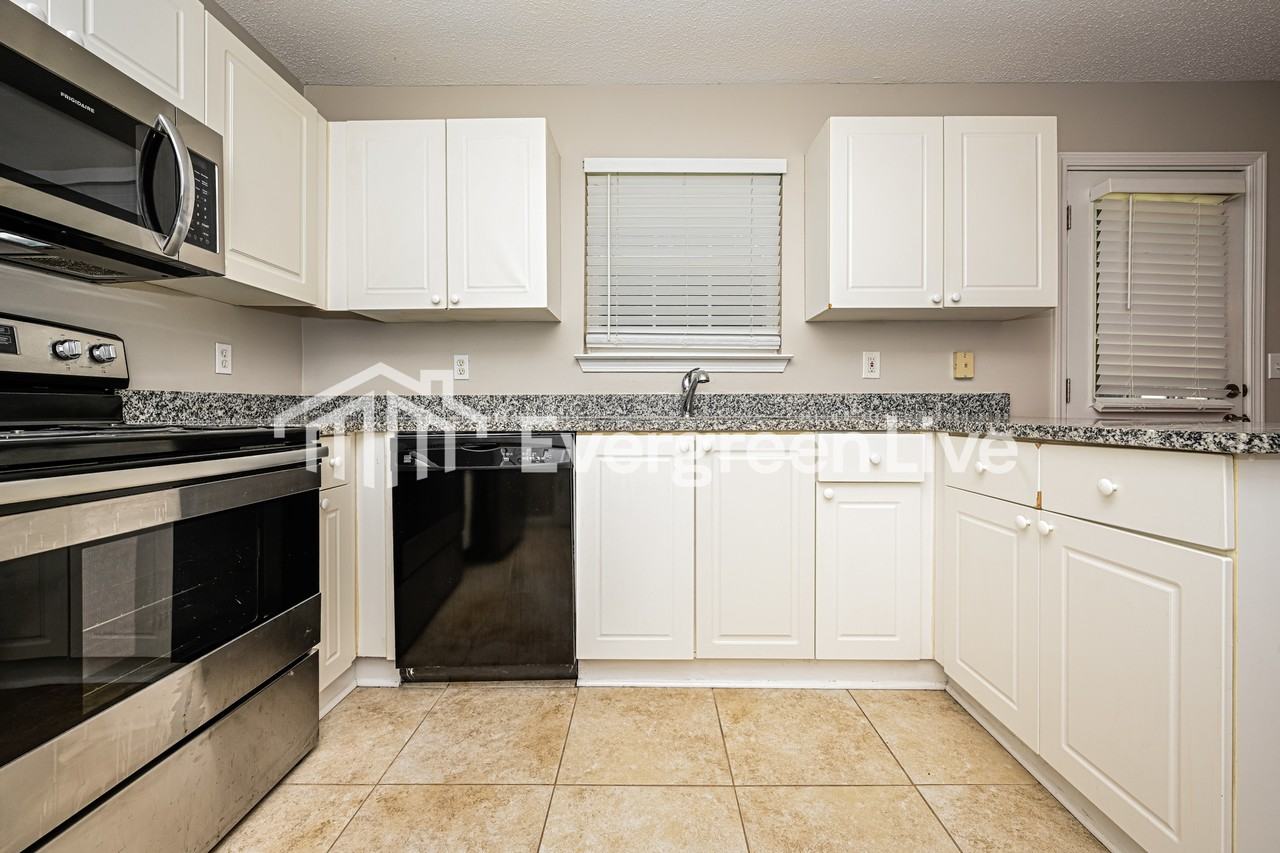 215 Turnstone Rd - Photo 4 of 15