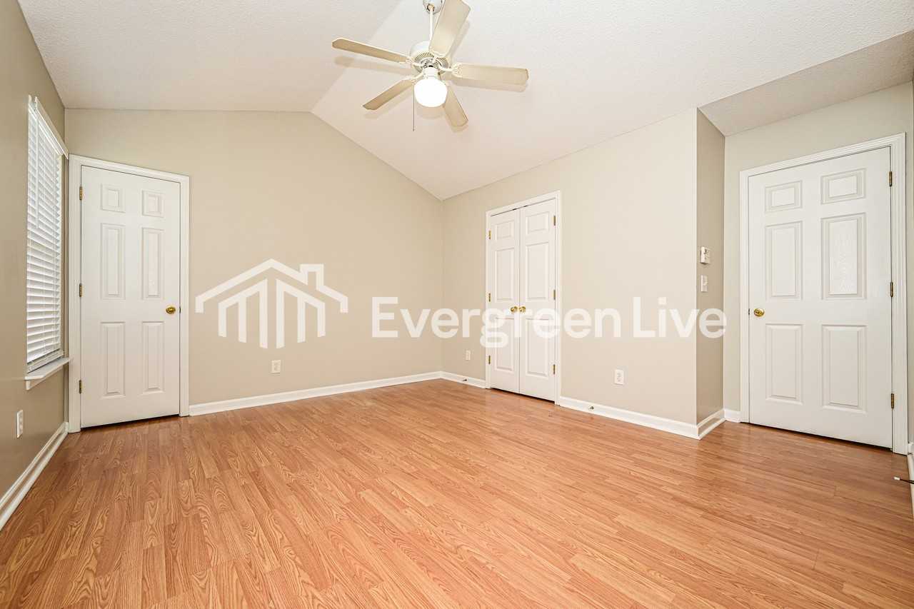 215 Turnstone Rd - Photo 6 of 15