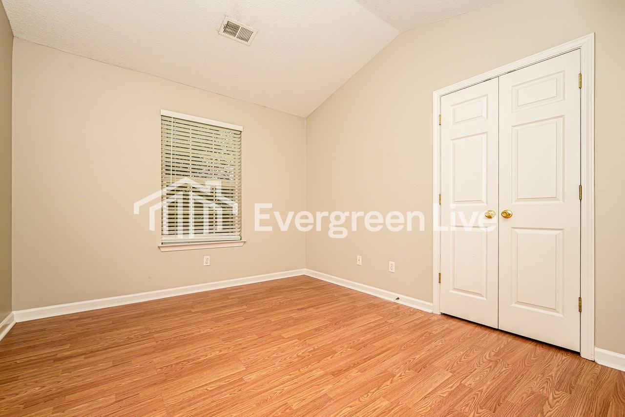 215 Turnstone Rd - Photo 7 of 15