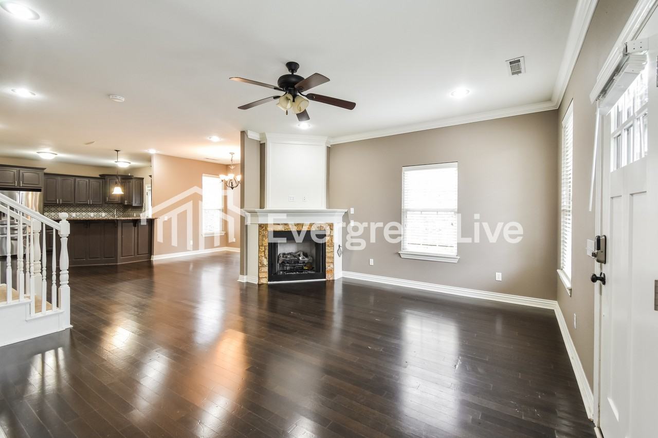 4162 W Bradstreet Ln - Photo 2 of 15