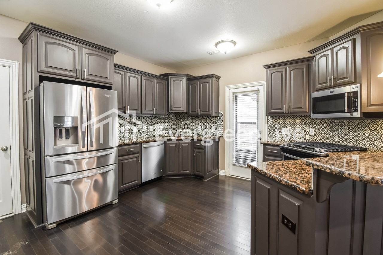 4162 W Bradstreet Ln - Photo 3 of 15