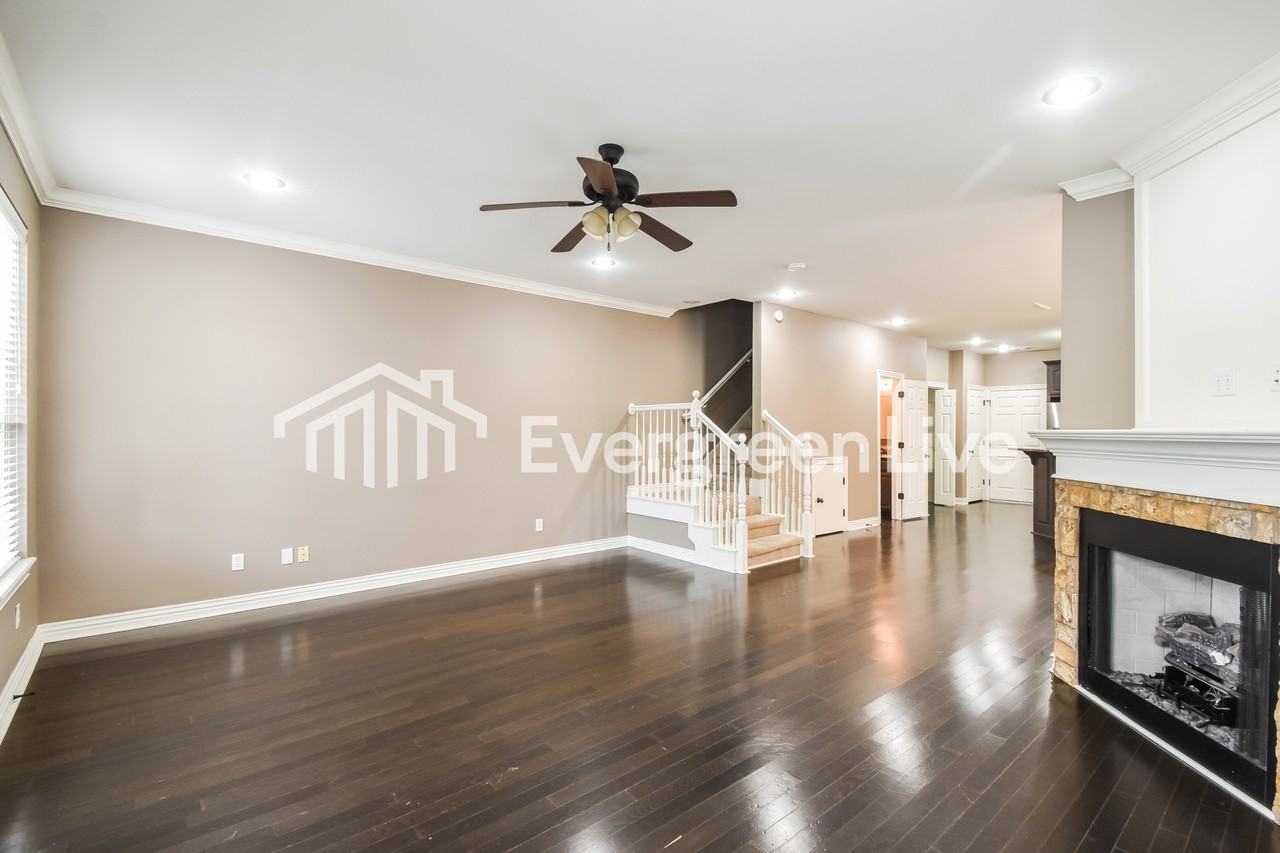 4162 W Bradstreet Ln - Photo 5 of 15