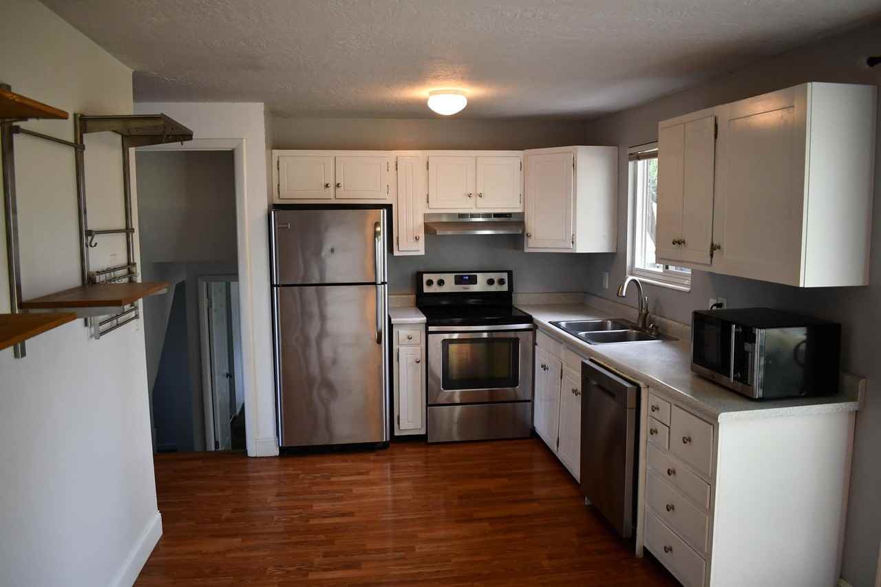 563 E Hilo St - Photo 2 of 28