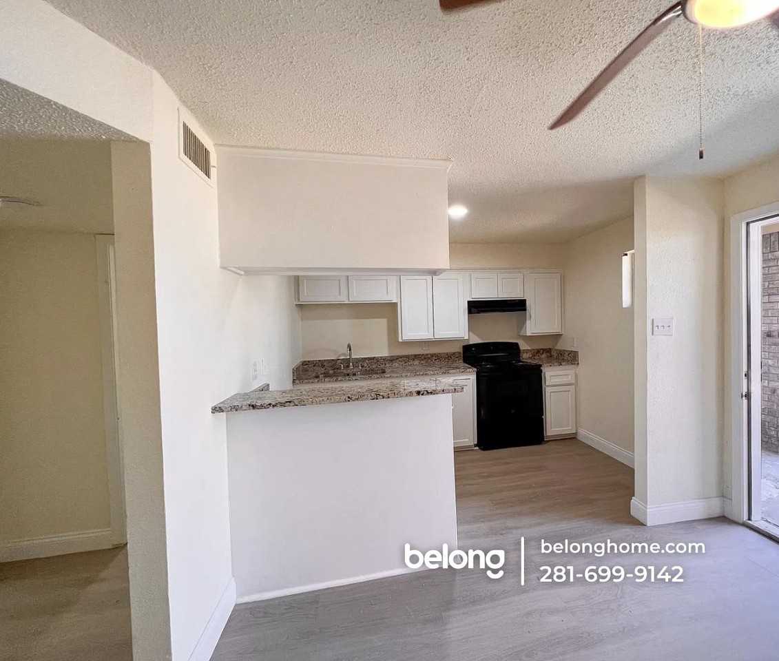 105 Cypress Ave #1 - Photo 2 of 4