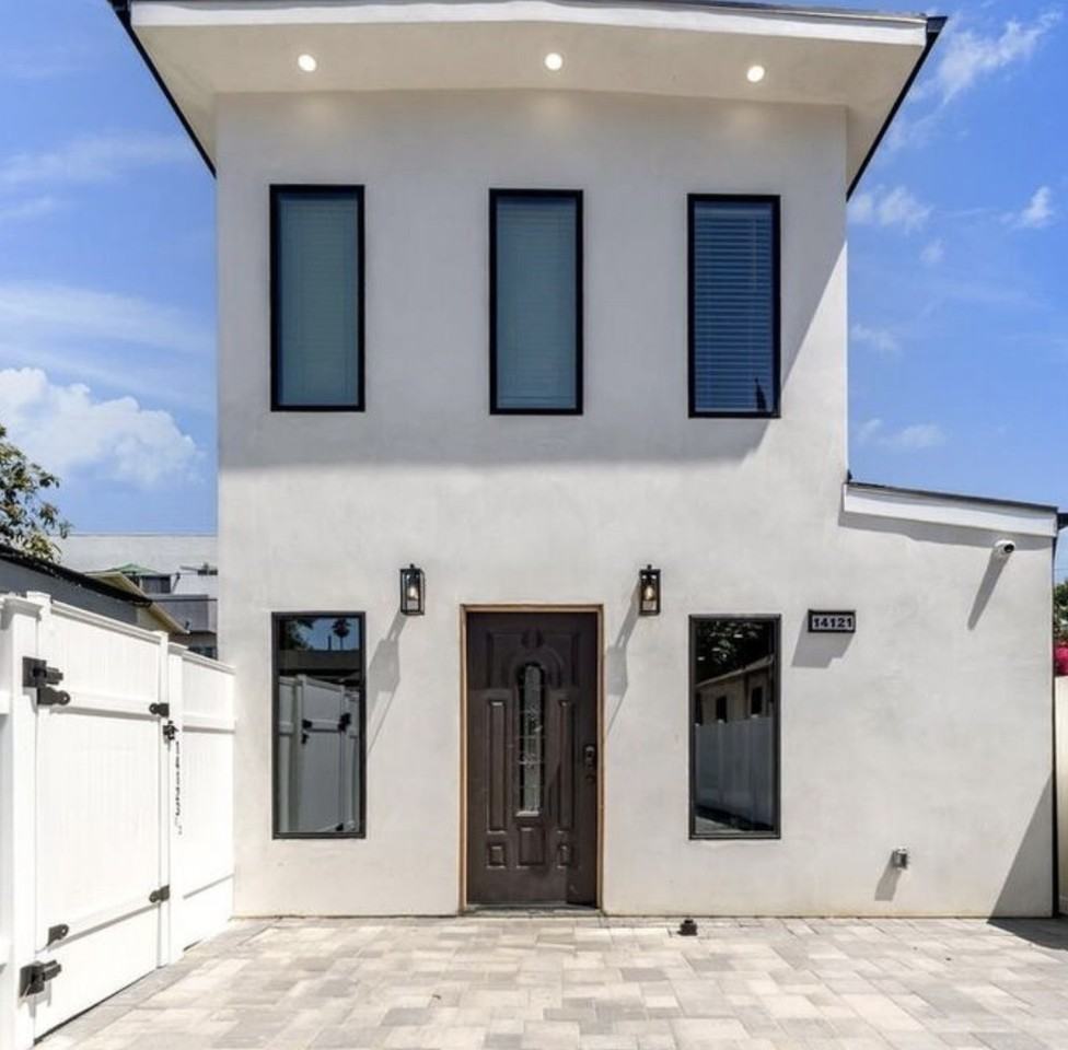 14121 Califa Street - Photo 3 of 10