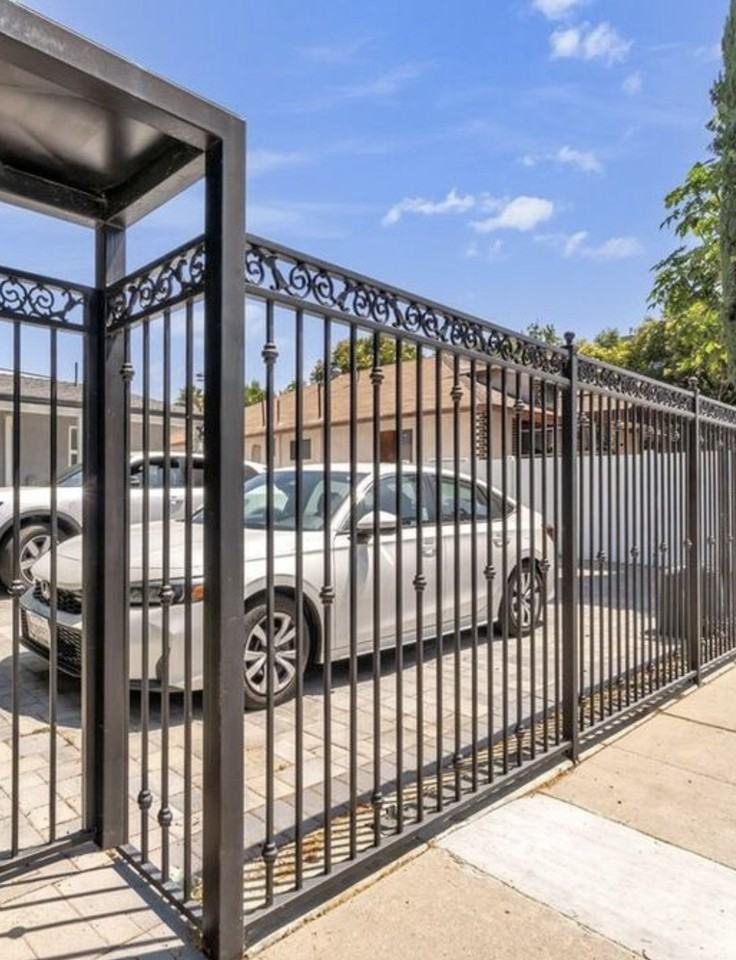 14121 Califa Street - Photo 2 of 10