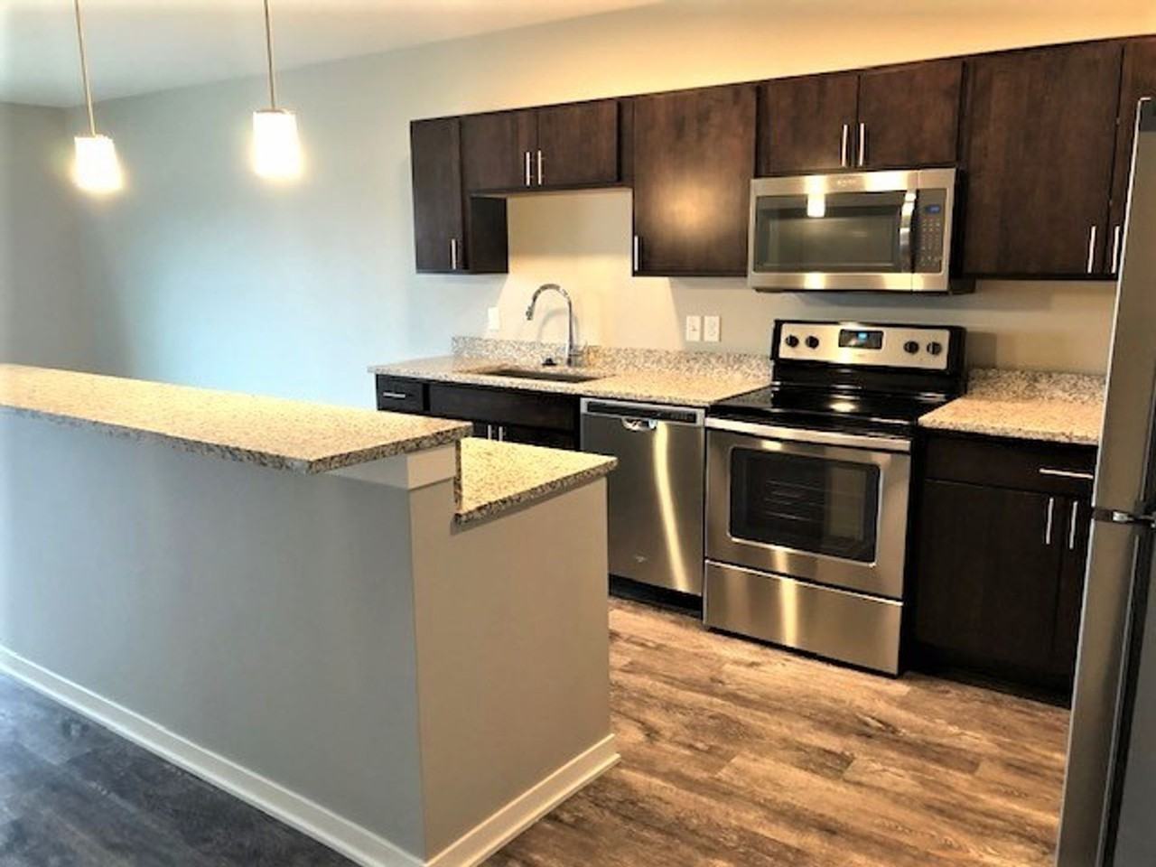 High Pointe Apartments - Photo 3 of 46