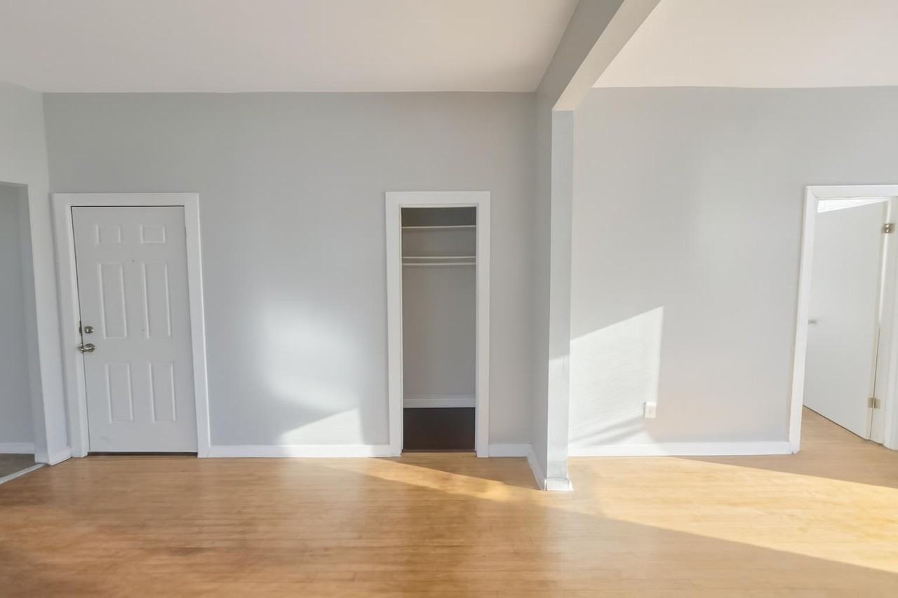 1215 South Homan Avenue #3F - Photo 4 of 13
