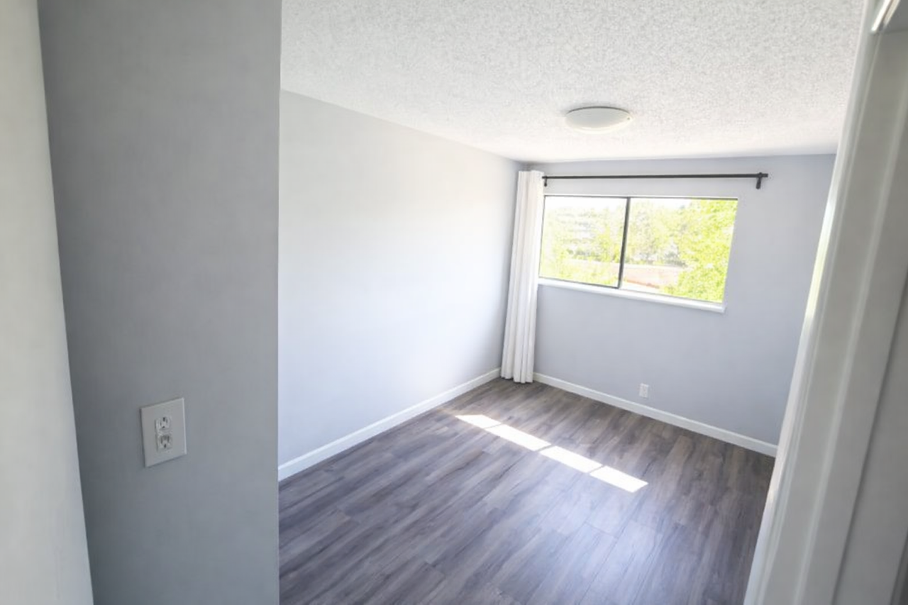 8180 Colonial Drive #214 - Photo 6 of 9