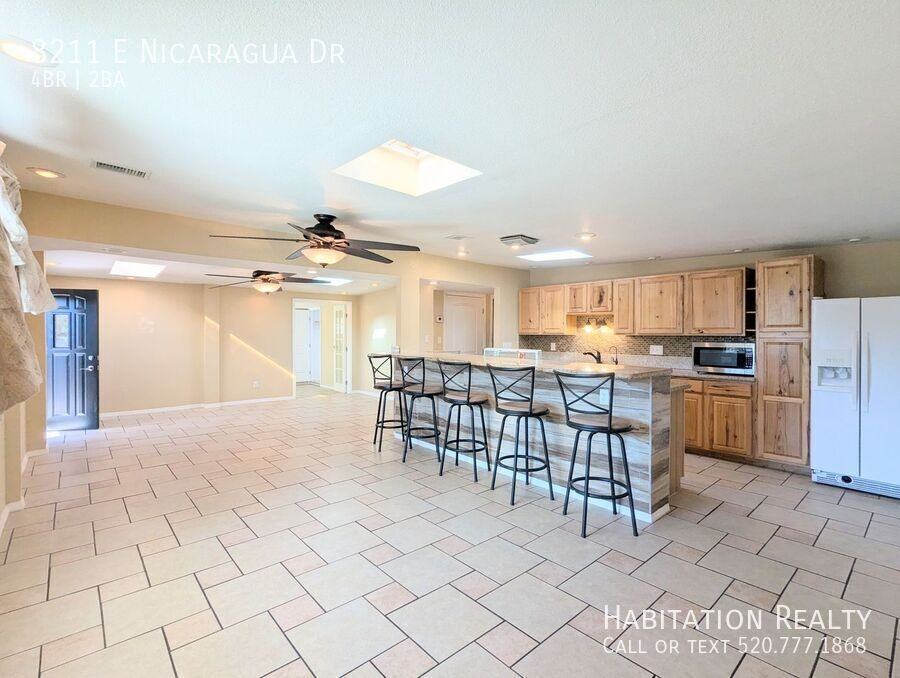 8211 E Nicaragua Dr - Photo 4 of 32