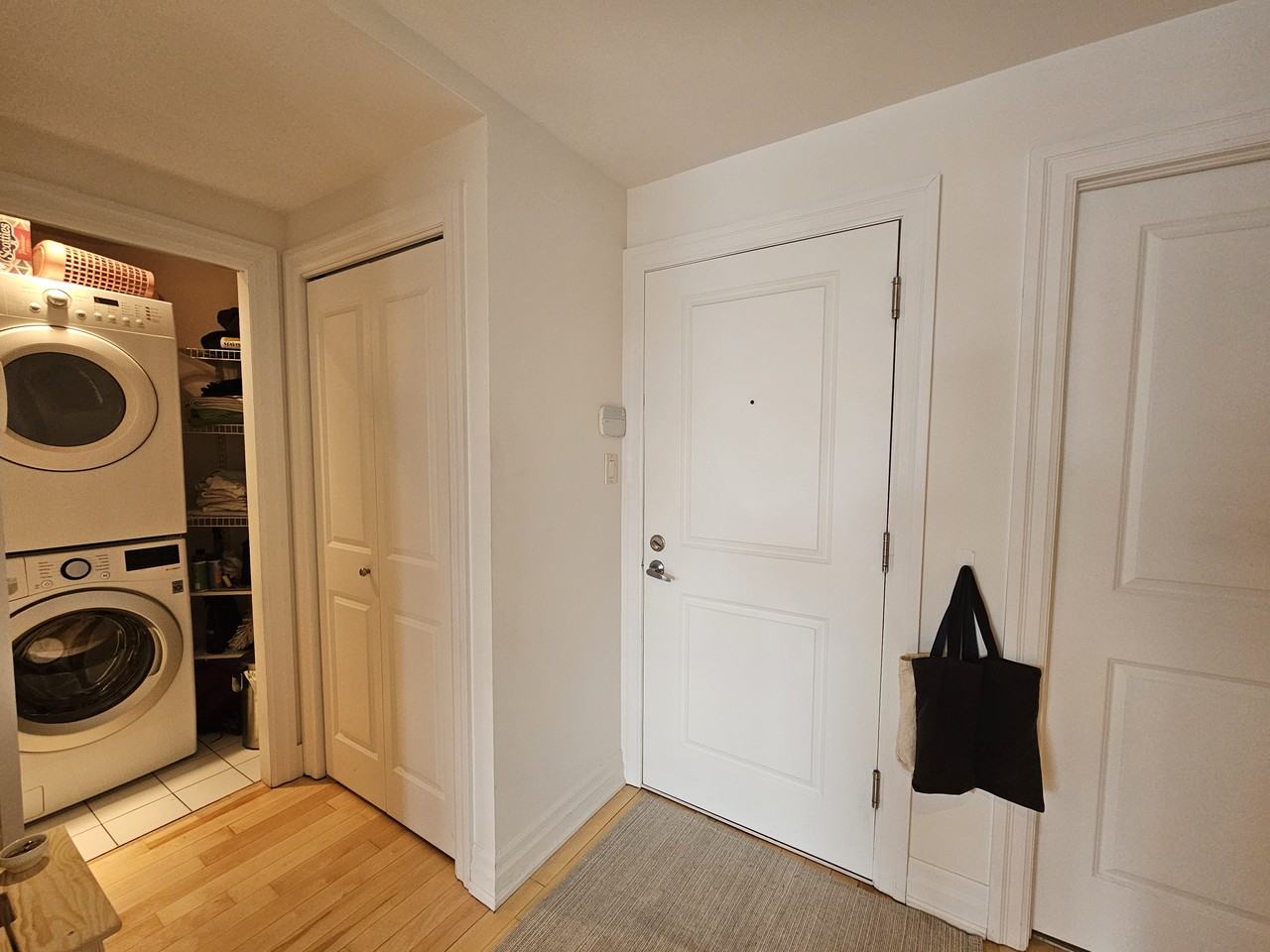 22 Rue Beaubien Est #501 - Photo 3 of 27